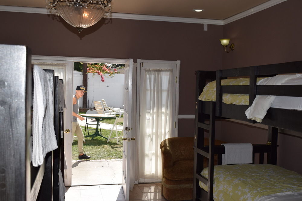 The Anderson Estates Hostel Los Angeles Exterior photo