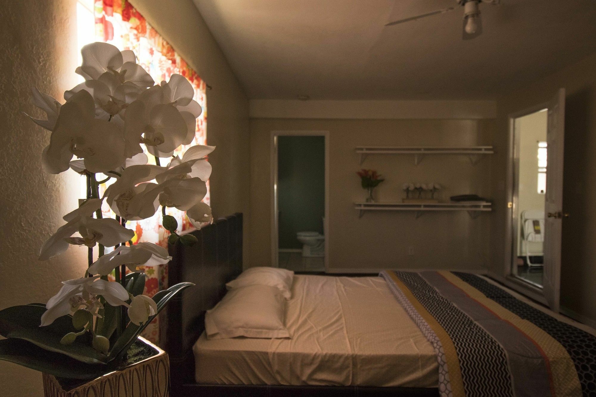 The Anderson Estates Hostel Los Angeles Exterior photo